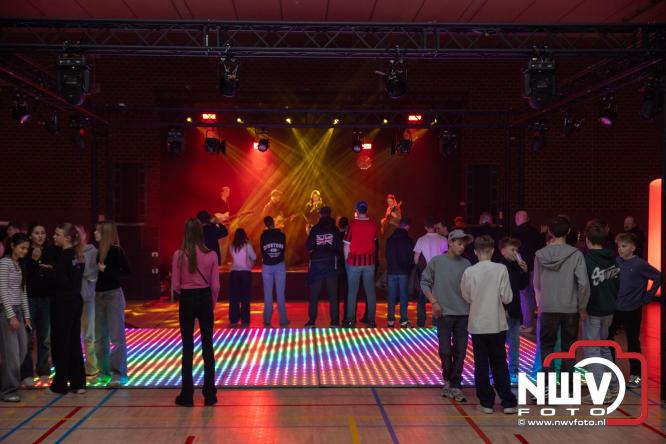 Eerste Jongerenfestival in MFC ’t Huiken Elburg direct een hit onder jongeren. - &copy; NWVFoto.nl