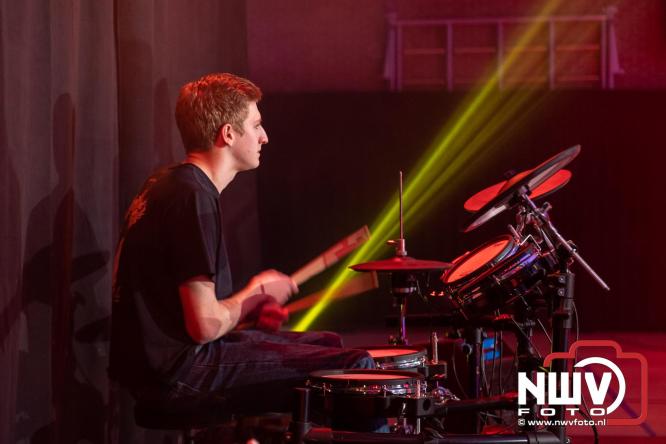 Eerste Jongerenfestival in MFC ’t Huiken Elburg direct een hit onder jongeren. - &copy; NWVFoto.nl