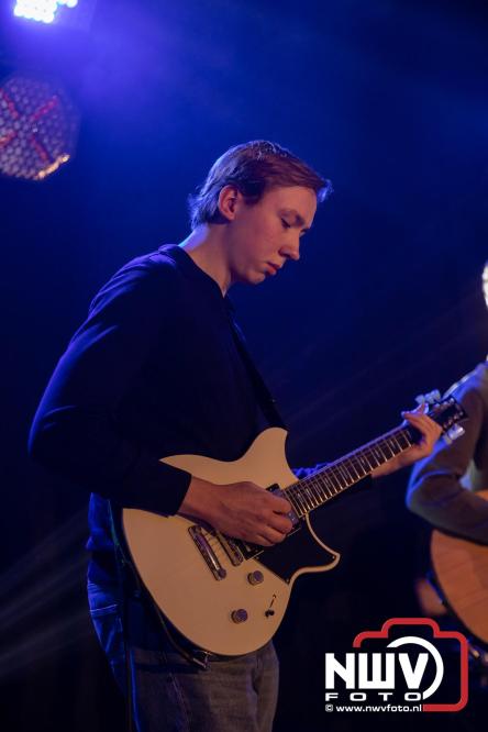 Eerste Jongerenfestival in MFC ’t Huiken Elburg direct een hit onder jongeren. - &copy; NWVFoto.nl
