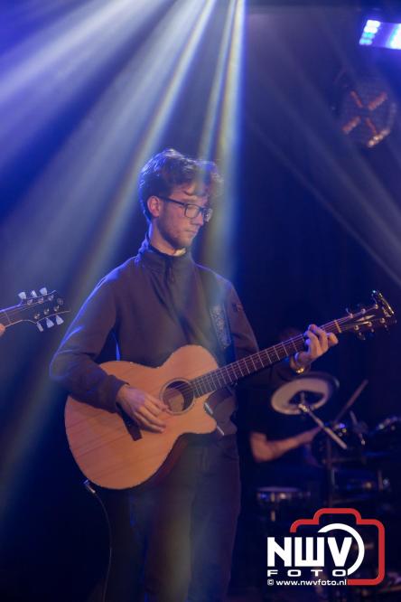 Eerste Jongerenfestival in MFC ’t Huiken Elburg direct een hit onder jongeren. - &copy; NWVFoto.nl
