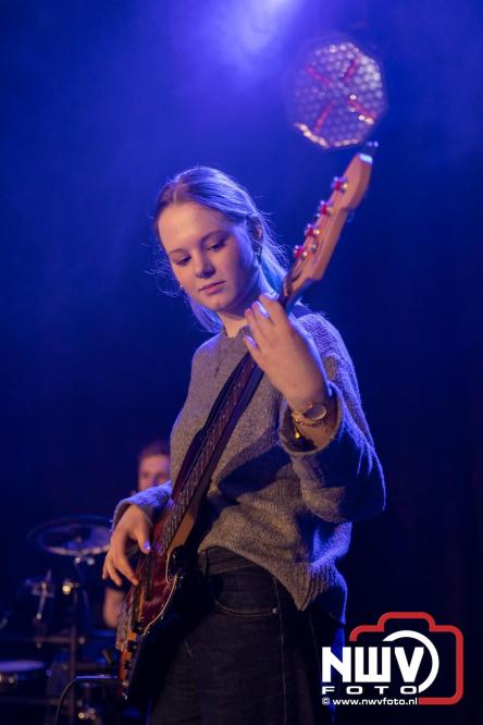 Eerste Jongerenfestival in MFC ’t Huiken Elburg direct een hit onder jongeren. - &copy; NWVFoto.nl