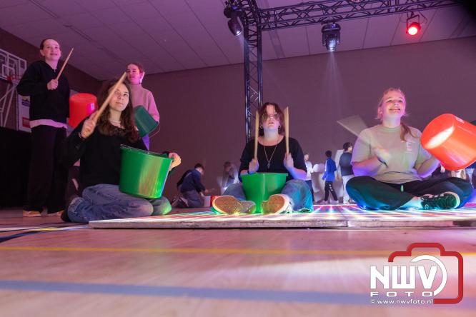 Eerste Jongerenfestival in MFC ’t Huiken Elburg direct een hit onder jongeren. - &copy; NWVFoto.nl