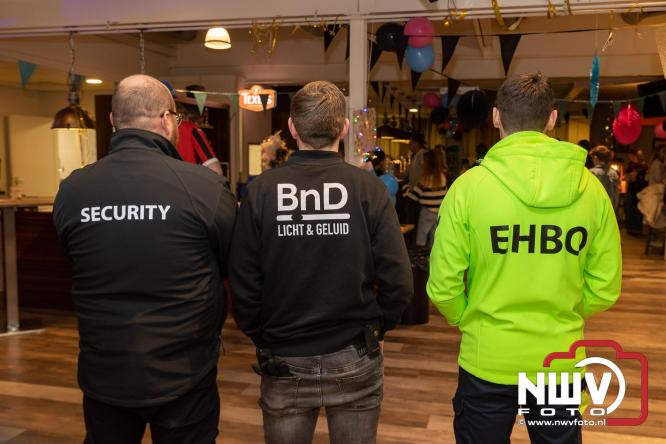 Eerste Jongerenfestival in MFC ’t Huiken Elburg direct een hit onder jongeren. - &copy; NWVFoto.nl