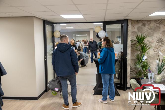 Na een grote verbouwing en uitbreiding was vrijdagmiddag de feestelijke heropening van Contour Fysiotherapie praktijk in Oldebroek. - &copy; NWVFoto.nl