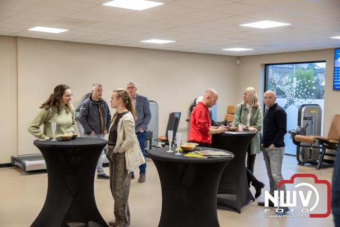 Na een grote verbouwing en uitbreiding was vrijdagmiddag de feestelijke heropening van Contour Fysiotherapie praktijk in Oldebroek. - &copy; NWVFoto.nl