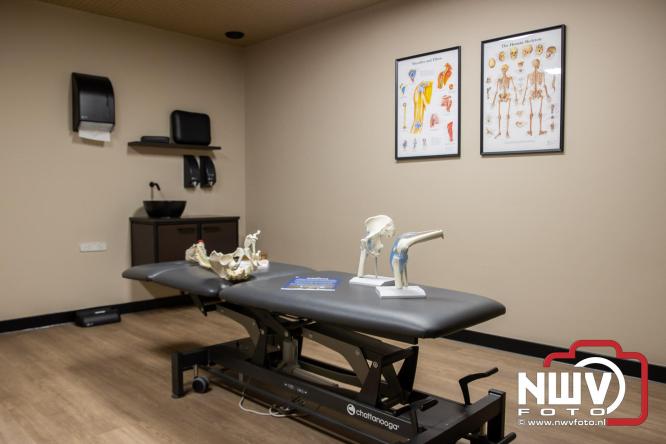 Na een grote verbouwing en uitbreiding was vrijdagmiddag de feestelijke heropening van Contour Fysiotherapie praktijk in Oldebroek. - &copy; NWVFoto.nl