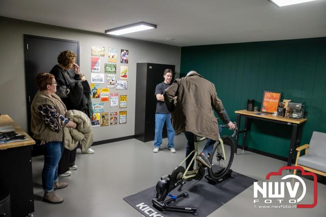 Na een grote verbouwing en uitbreiding was vrijdagmiddag de feestelijke heropening van Contour Fysiotherapie praktijk in Oldebroek. - &copy; NWVFoto.nl