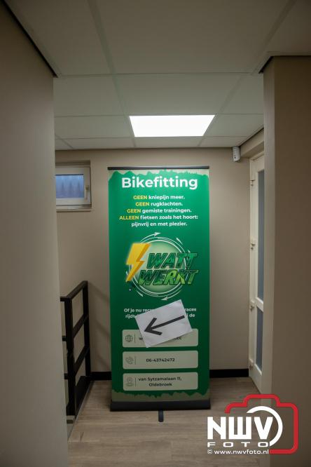 Na een grote verbouwing en uitbreiding was vrijdagmiddag de feestelijke heropening van Contour Fysiotherapie praktijk in Oldebroek. - &copy; NWVFoto.nl