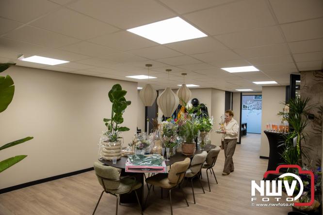 Na een grote verbouwing en uitbreiding was vrijdagmiddag de feestelijke heropening van Contour Fysiotherapie praktijk in Oldebroek. - &copy; NWVFoto.nl