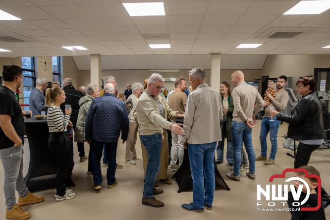 Na een grote verbouwing en uitbreiding was vrijdagmiddag de feestelijke heropening van Contour Fysiotherapie praktijk in Oldebroek. - &copy; NWVFoto.nl