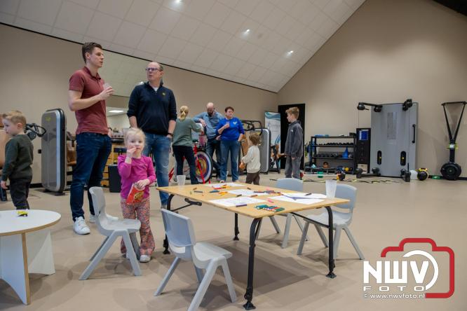 Na een grote verbouwing en uitbreiding was vrijdagmiddag de feestelijke heropening van Contour Fysiotherapie praktijk in Oldebroek. - &copy; NWVFoto.nl