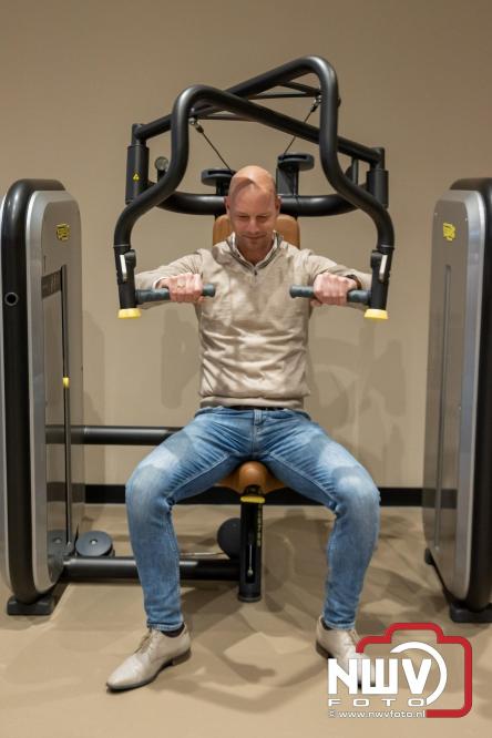 Na een grote verbouwing en uitbreiding was vrijdagmiddag de feestelijke heropening van Contour Fysiotherapie praktijk in Oldebroek. - &copy; NWVFoto.nl