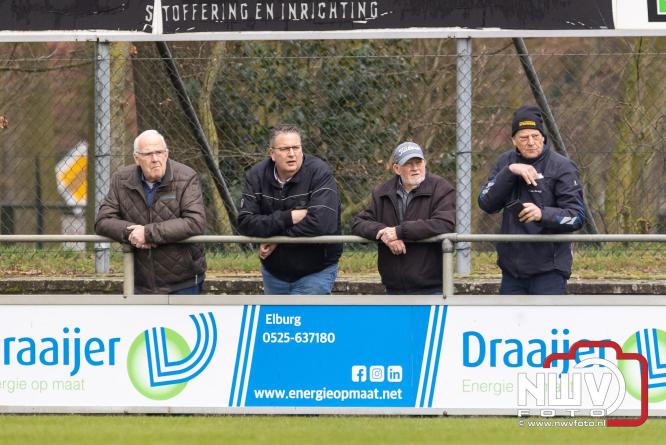 Owios behoud de eerste plaats in de 3 klasse N door de 3-0 overwinning thuis tegen vv Heerde. - &copy; NWVFoto.nl