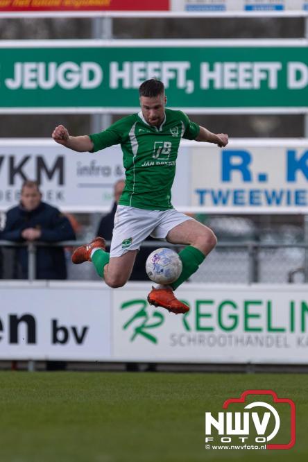 Owios behoud de eerste plaats in de 3 klasse N door de 3-0 overwinning thuis tegen vv Heerde. - &copy; NWVFoto.nl