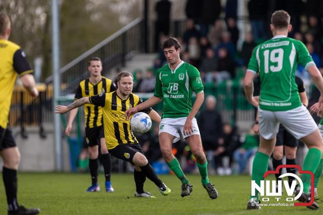 Owios behoud de eerste plaats in de 3 klasse N door de 3-0 overwinning thuis tegen vv Heerde. - &copy; NWVFoto.nl