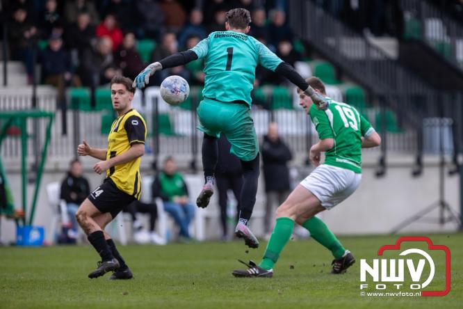 Owios behoud de eerste plaats in de 3 klasse N door de 3-0 overwinning thuis tegen vv Heerde. - &copy; NWVFoto.nl