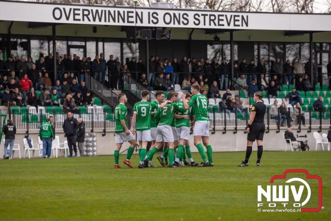 Owios behoud de eerste plaats in de 3 klasse N door de 3-0 overwinning thuis tegen vv Heerde. - &copy; NWVFoto.nl