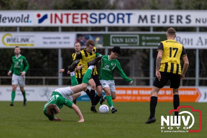 Owios behoud de eerste plaats in de 3 klasse N door de 3-0 overwinning thuis tegen vv Heerde. - &copy; NWVFoto.nl