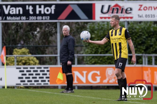 Owios behoud de eerste plaats in de 3 klasse N door de 3-0 overwinning thuis tegen vv Heerde. - &copy; NWVFoto.nl