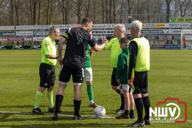 90 minuten strijd, geen beslissing: punten gedeeld in derby Owios - sv ’t Harde. - &copy; NWVFoto.nl