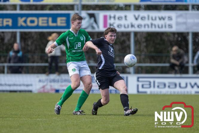 90 minuten strijd, geen beslissing: punten gedeeld in derby Owios - sv ’t Harde. - &copy; NWVFoto.nl