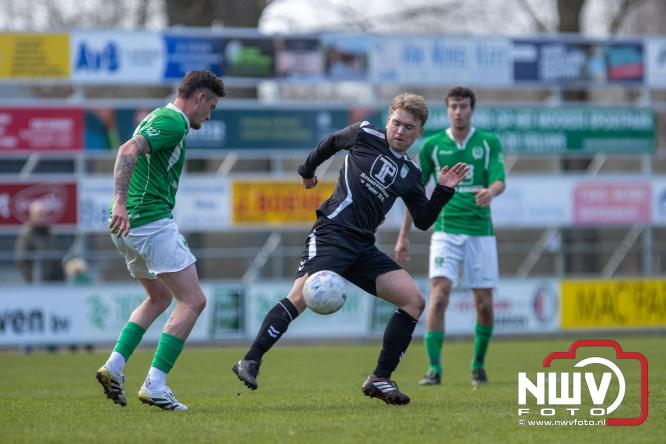 90 minuten strijd, geen beslissing: punten gedeeld in derby Owios - sv ’t Harde. - &copy; NWVFoto.nl