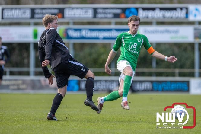 90 minuten strijd, geen beslissing: punten gedeeld in derby Owios - sv ’t Harde. - &copy; NWVFoto.nl