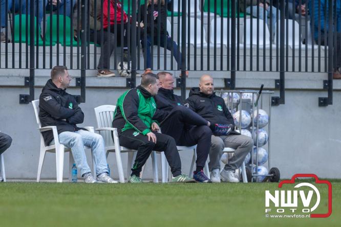 90 minuten strijd, geen beslissing: punten gedeeld in derby Owios - sv ’t Harde. - &copy; NWVFoto.nl