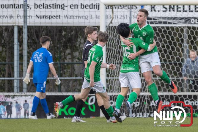 90 minuten strijd, geen beslissing: punten gedeeld in derby Owios - sv ’t Harde. - &copy; NWVFoto.nl