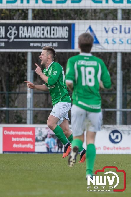 90 minuten strijd, geen beslissing: punten gedeeld in derby Owios - sv ’t Harde. - &copy; NWVFoto.nl