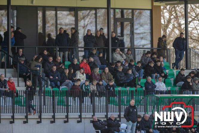 90 minuten strijd, geen beslissing: punten gedeeld in derby Owios - sv ’t Harde. - &copy; NWVFoto.nl