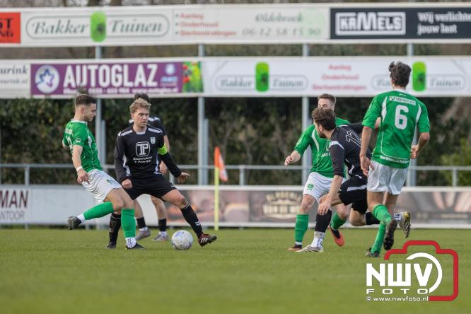 90 minuten strijd, geen beslissing: punten gedeeld in derby Owios - sv ’t Harde. - &copy; NWVFoto.nl