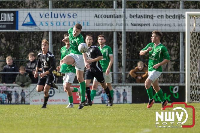 90 minuten strijd, geen beslissing: punten gedeeld in derby Owios - sv ’t Harde. - &copy; NWVFoto.nl