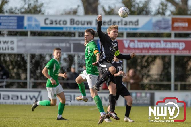 90 minuten strijd, geen beslissing: punten gedeeld in derby Owios - sv ’t Harde. - &copy; NWVFoto.nl