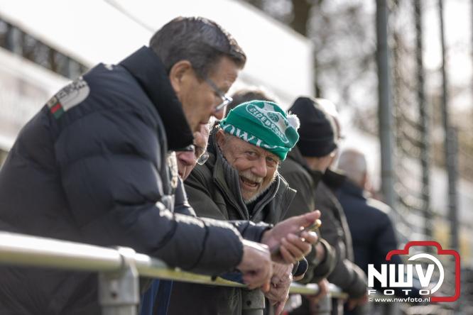 90 minuten strijd, geen beslissing: punten gedeeld in derby Owios - sv ’t Harde. - &copy; NWVFoto.nl