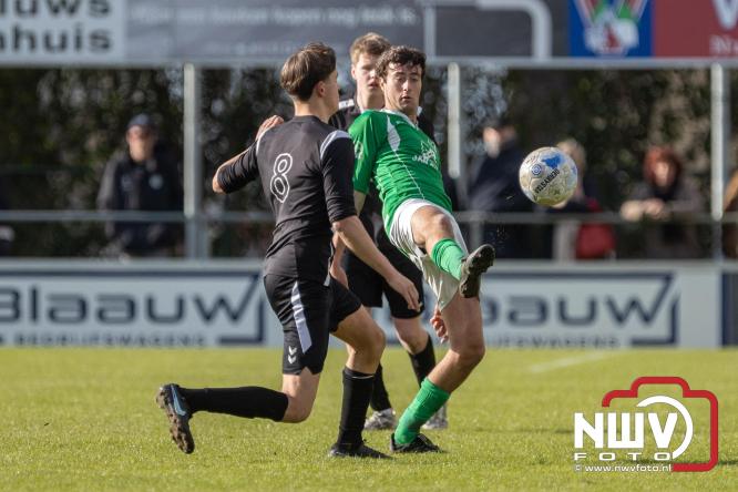 90 minuten strijd, geen beslissing: punten gedeeld in derby Owios - sv ’t Harde. - &copy; NWVFoto.nl