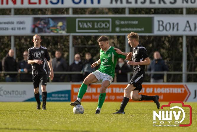 90 minuten strijd, geen beslissing: punten gedeeld in derby Owios - sv ’t Harde. - &copy; NWVFoto.nl