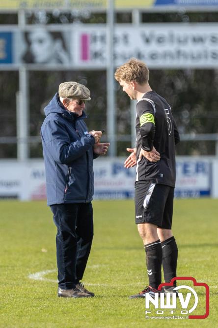 90 minuten strijd, geen beslissing: punten gedeeld in derby Owios - sv ’t Harde. - &copy; NWVFoto.nl