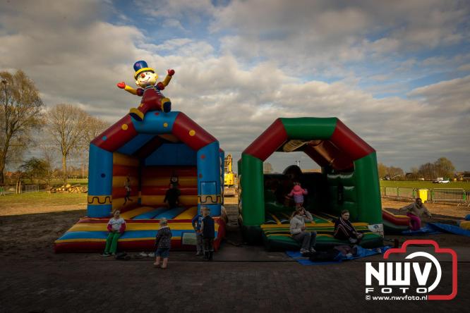 Paasvuur in Oosterwolde GLD trekt veel bezoekers uit de regio  - &copy; NWVFoto.nl