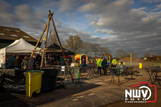 Paasvuur in Oosterwolde GLD trekt veel bezoekers uit de regio  - &copy; NWVFoto.nl