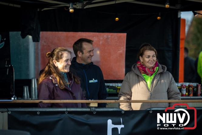 Paasvuur in Oosterwolde GLD trekt veel bezoekers uit de regio  - &copy; NWVFoto.nl