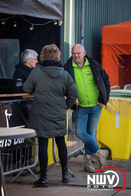 Paasvuur in Oosterwolde GLD trekt veel bezoekers uit de regio  - &copy; NWVFoto.nl