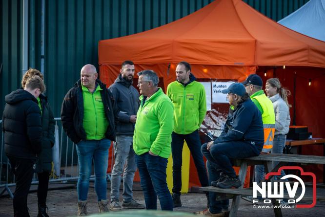 Paasvuur in Oosterwolde GLD trekt veel bezoekers uit de regio  - &copy; NWVFoto.nl