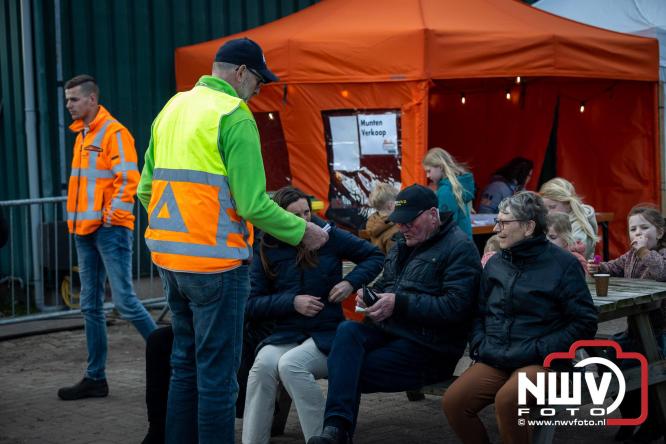 Paasvuur in Oosterwolde GLD trekt veel bezoekers uit de regio  - &copy; NWVFoto.nl