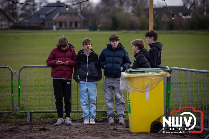 Paasvuur in Oosterwolde GLD trekt veel bezoekers uit de regio  - &copy; NWVFoto.nl