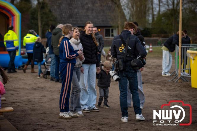 Paasvuur in Oosterwolde GLD trekt veel bezoekers uit de regio  - &copy; NWVFoto.nl