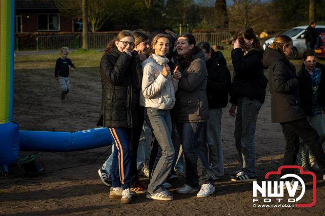 Paasvuur in Oosterwolde GLD trekt veel bezoekers uit de regio  - &copy; NWVFoto.nl