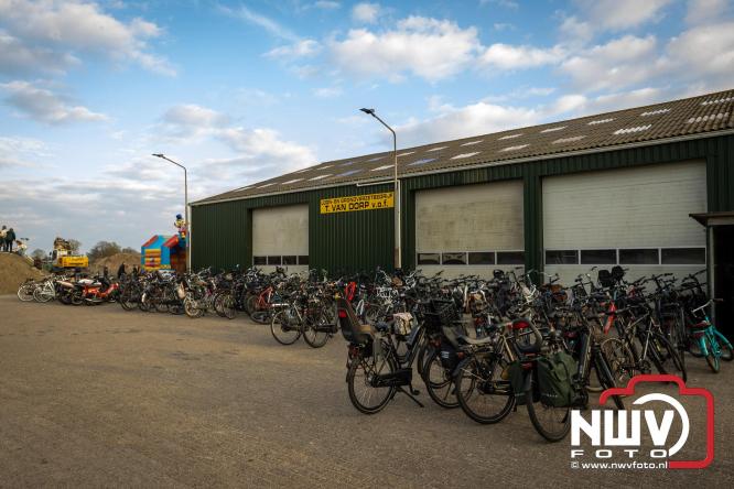 Paasvuur in Oosterwolde GLD trekt veel bezoekers uit de regio  - &copy; NWVFoto.nl