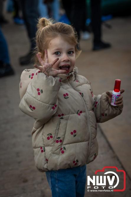 Paasvuur in Oosterwolde GLD trekt veel bezoekers uit de regio  - &copy; NWVFoto.nl
