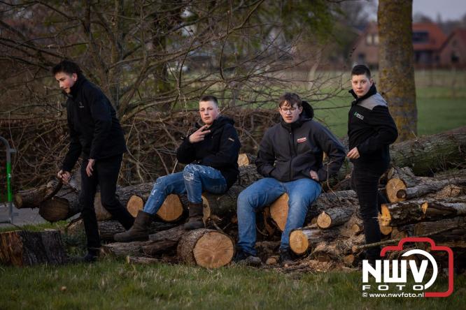 Paasvuur in Oosterwolde GLD trekt veel bezoekers uit de regio  - &copy; NWVFoto.nl